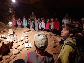 1. třída v Koněpruských jeskyních - 15