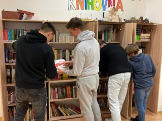 Znovuotevření školní knihovny - 10